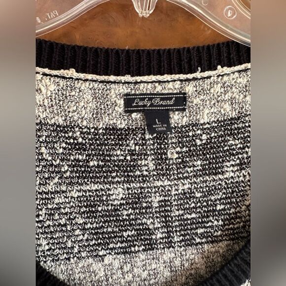 Lucky black and white top - Picture 6 of 7